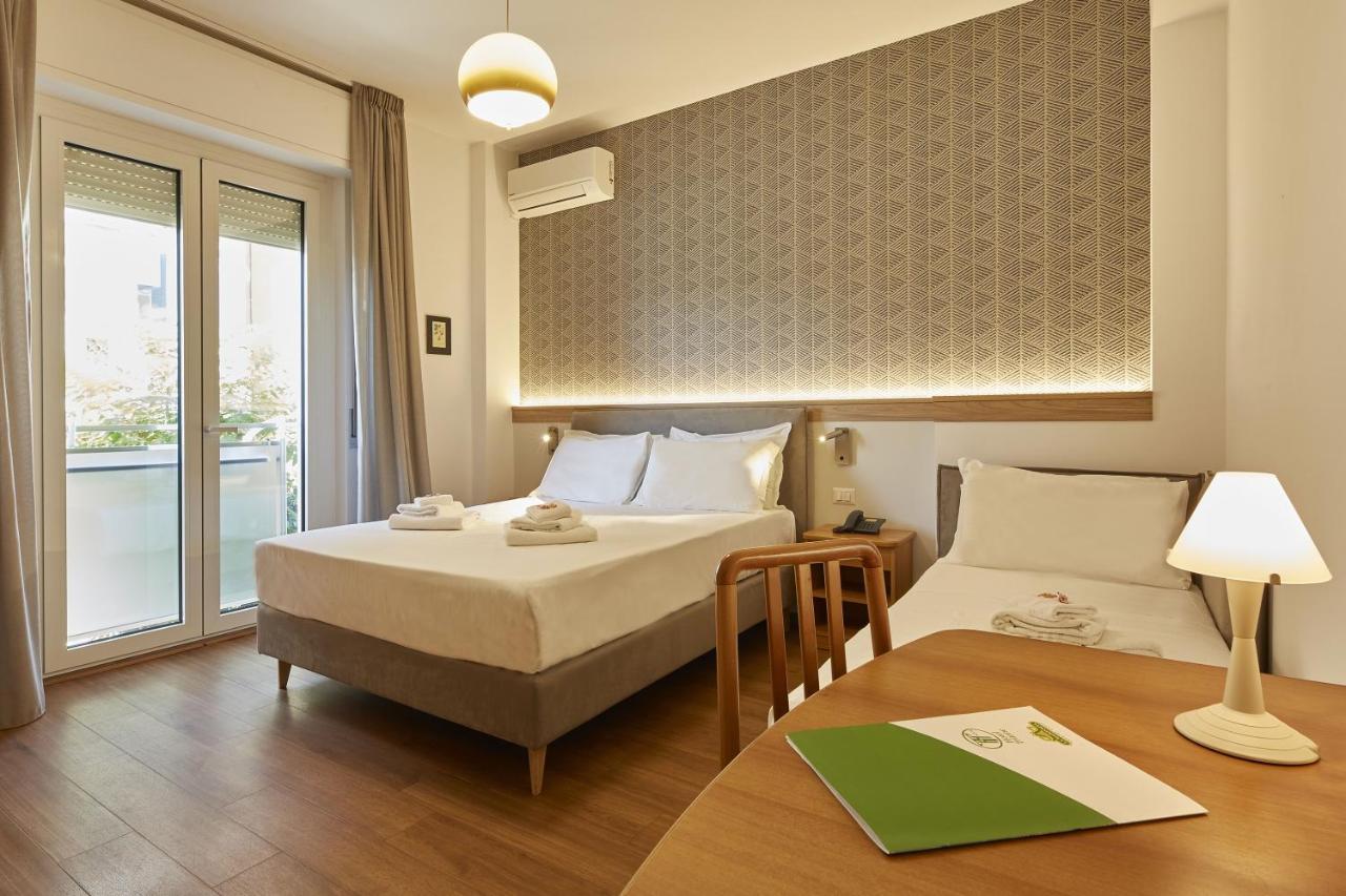 Hotel Tritone Senigallia Bagian luar foto