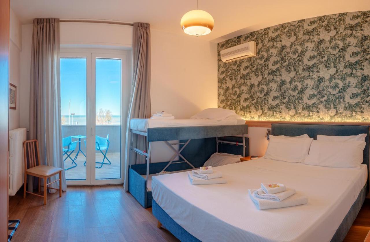 Hotel Tritone Senigallia Bagian luar foto