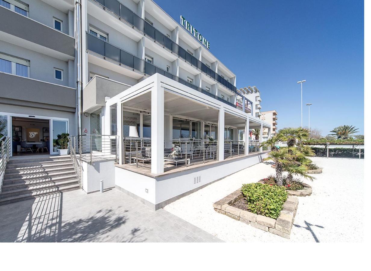 Hotel Tritone Senigallia Bagian luar foto
