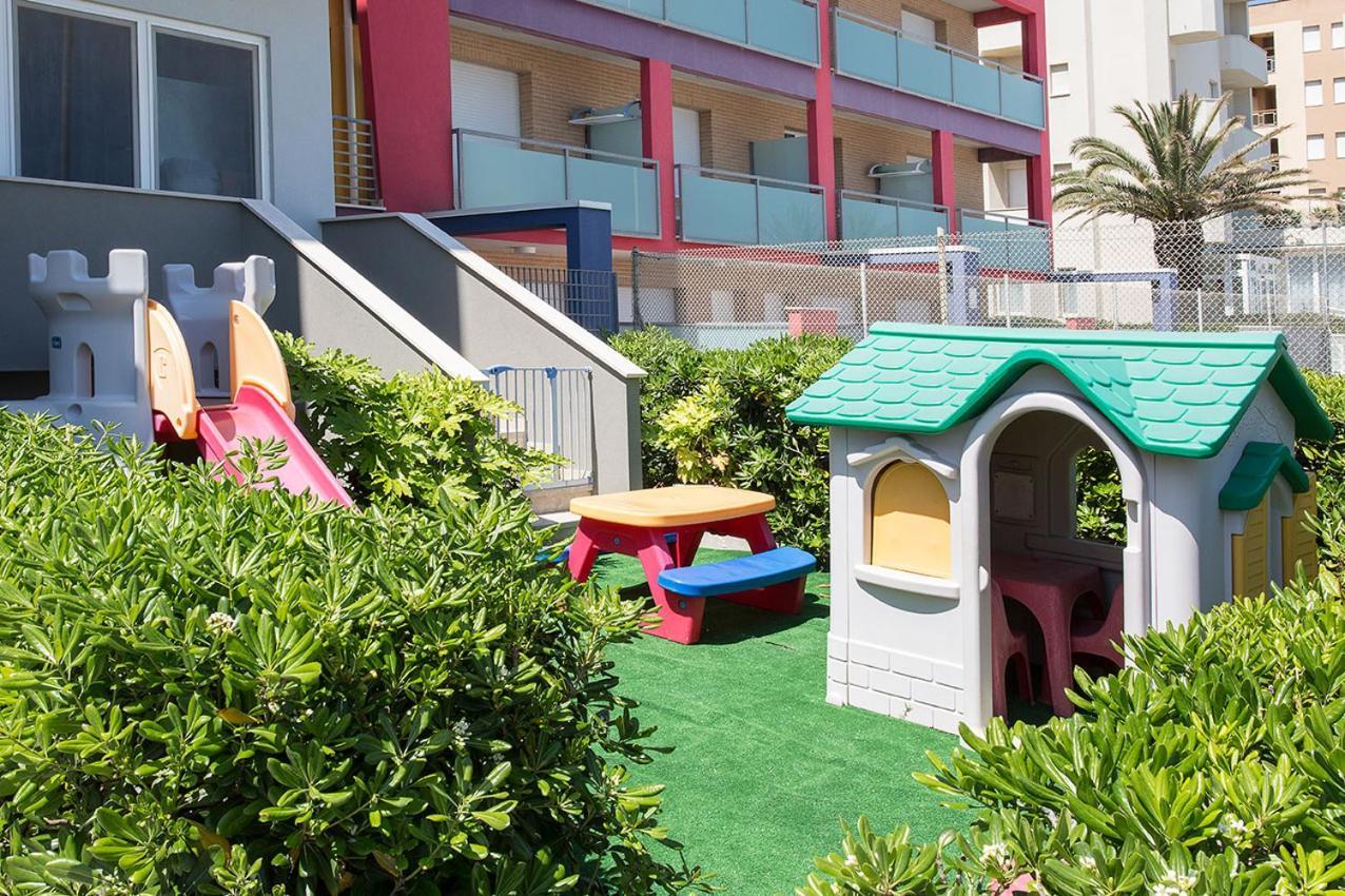 Hotel Tritone Senigallia Bagian luar foto