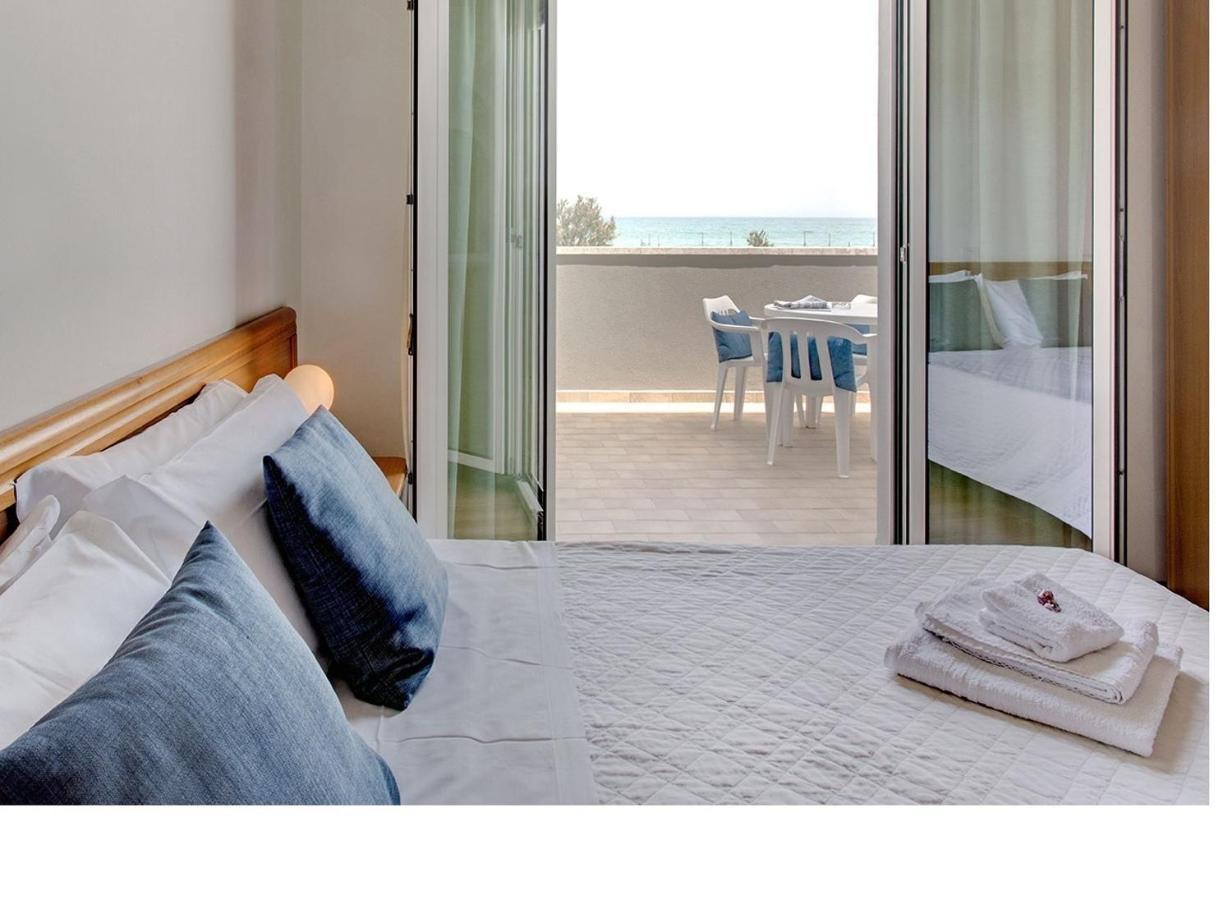 Hotel Tritone Senigallia Bagian luar foto
