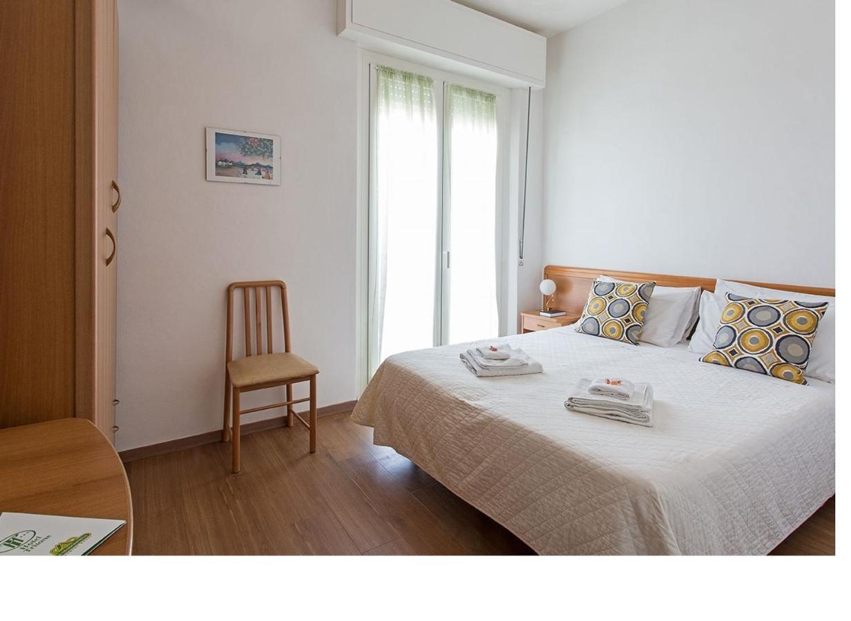 Hotel Tritone Senigallia Bagian luar foto
